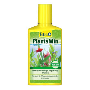 Tetra PlantaMin iron fertilizer bottle for healthy aquarium plants with essential nutrients.