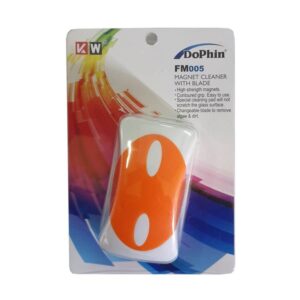Dophin FM005 Magnet Cleaner in packaging, featuring high-strength magnets and a changeable blade for algae removal.